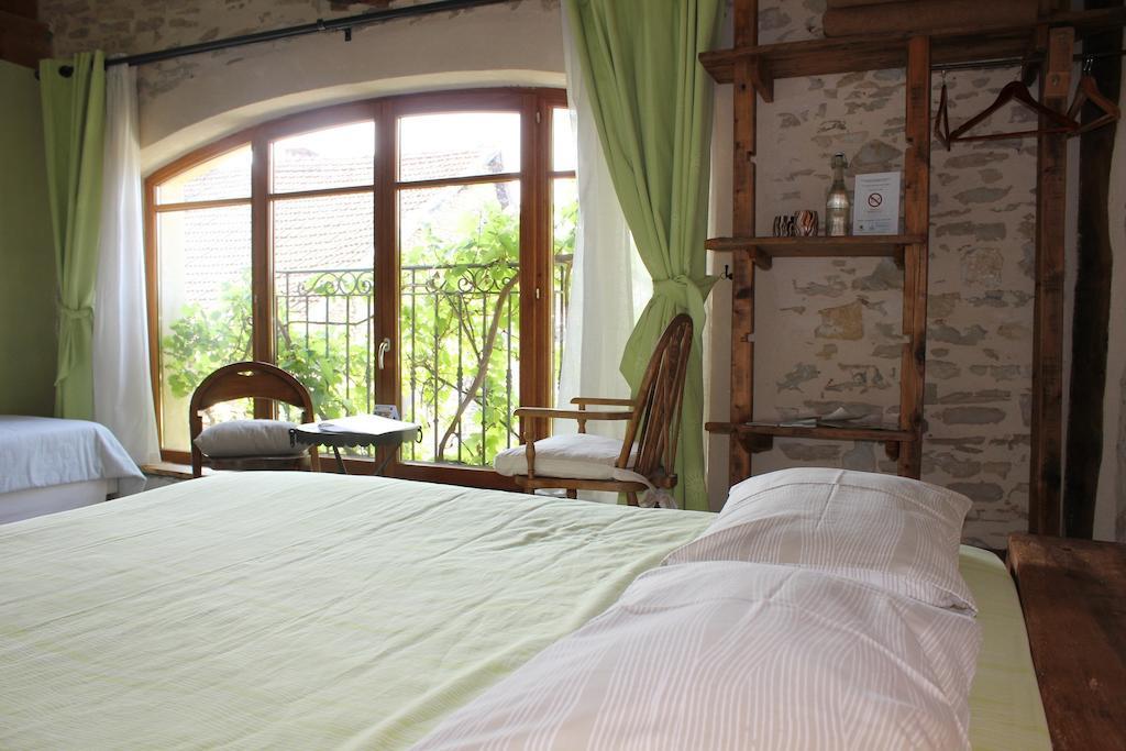 La Bicyclette Fleurie Villemoirieu Room photo