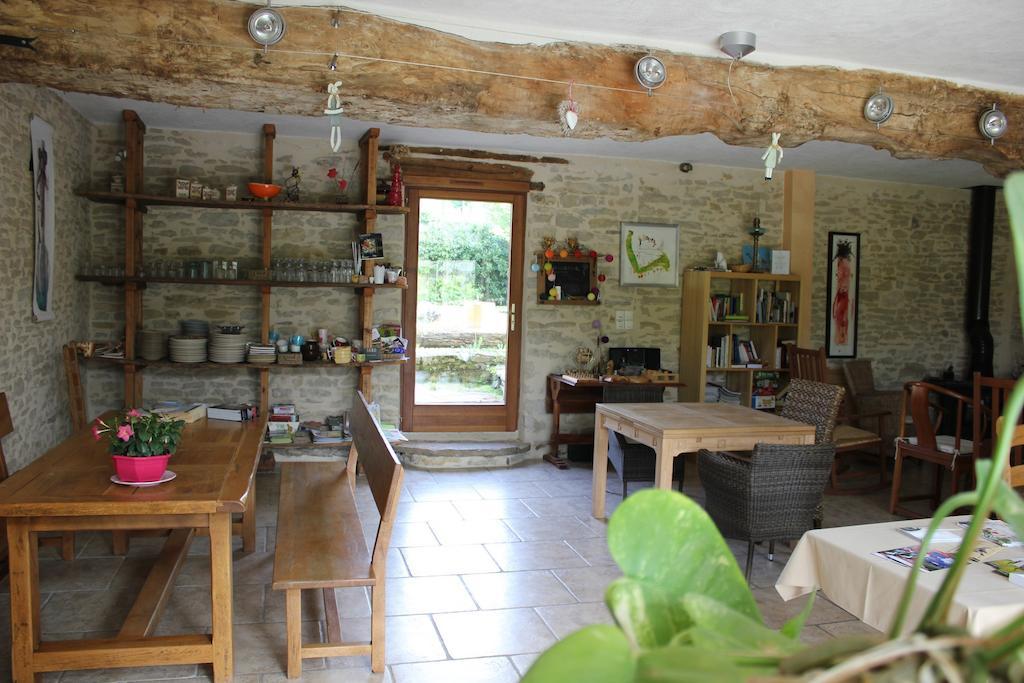 La Bicyclette Fleurie Villemoirieu Exterior photo