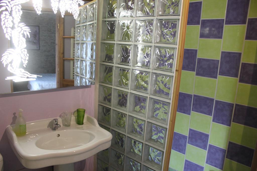 La Bicyclette Fleurie Villemoirieu Room photo